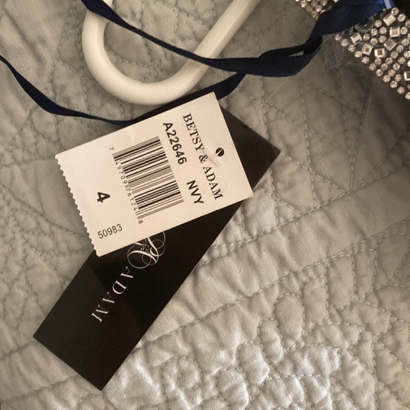 Elegant evening gown!  Navy blue velvet! - Picture 7 of 8